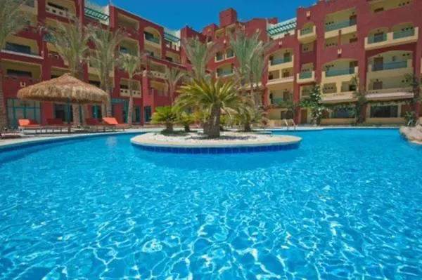 Sun & Sea And Aqua Park - Üdülőközpont