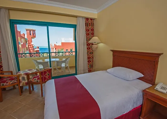 Sun & Sea And Aqua Park - 3* Gurdaka