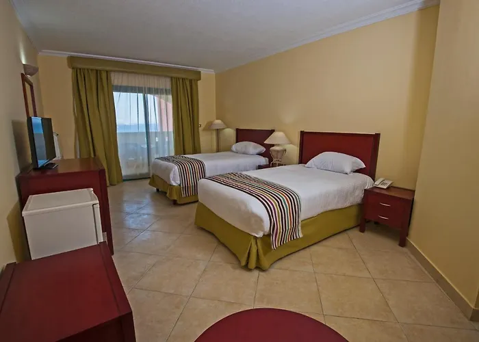 Sun & Sea And Aqua Park - 3*