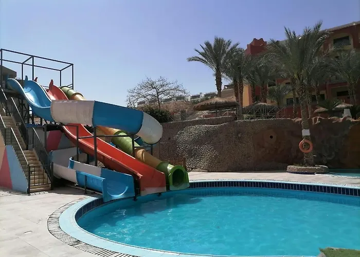 Sun & Sea And Aqua Park - Üdülőközpont Gurdaka