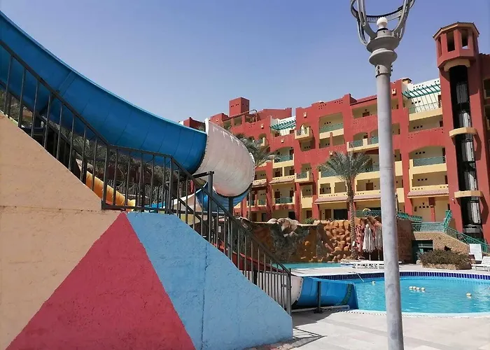Sun & Sea And Aqua Park - Gurdaka
