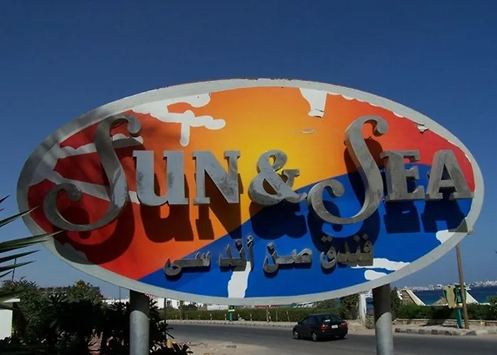 Sun & Sea And Aqua Park - 3* Gurdaka